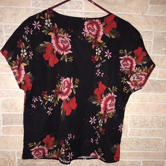 ✅Shein Floral Open V Neck Blouse - Picture 5 of 7